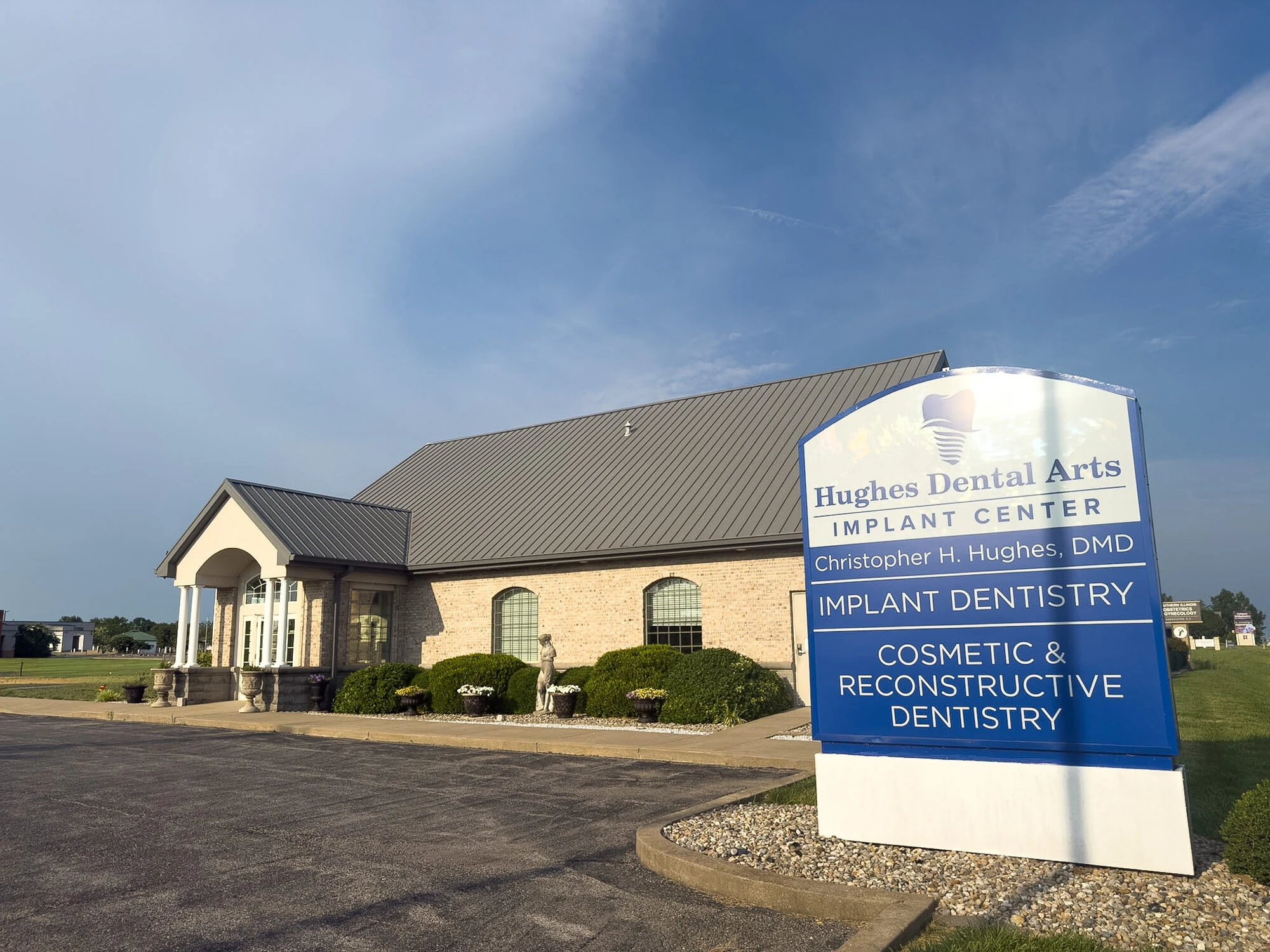 Hughes Dental Arts Implant Center treatment suite in Herrin, Illinois